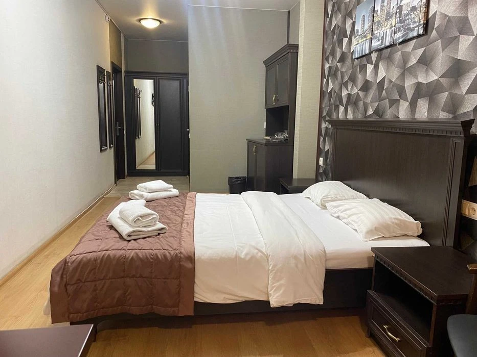 82m², 4th floor, ELEGANT residential complex, Zhylyanska 118, operating mini-hotel. O