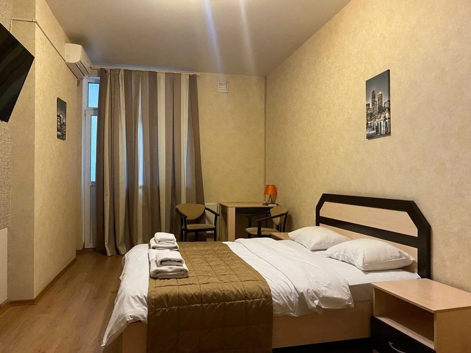82m², 4th floor, ELEGANT residential complex, Zhylyanska 118, operating mini-hotel. O