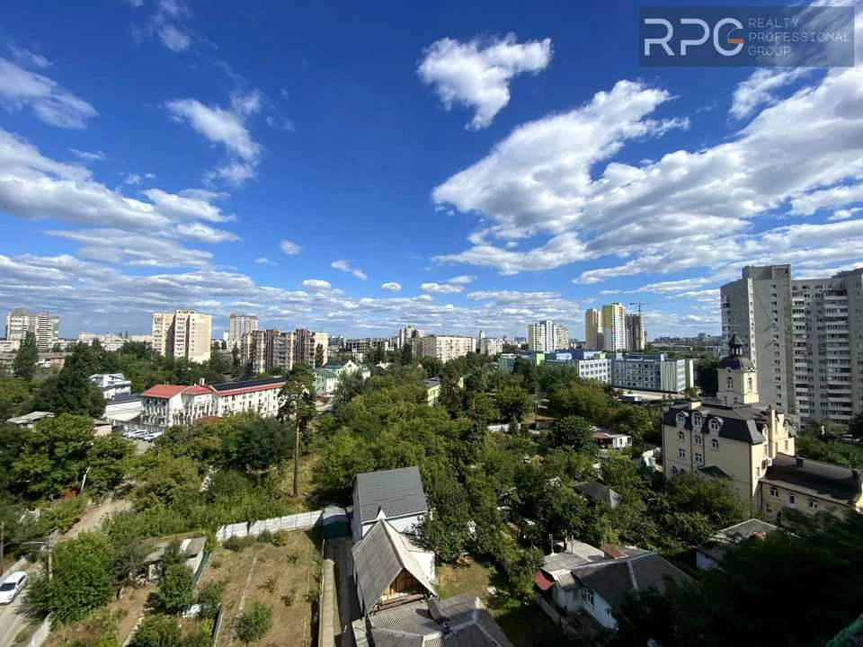 Квартира. Киев, Лобачевского пер., (Дом 3)