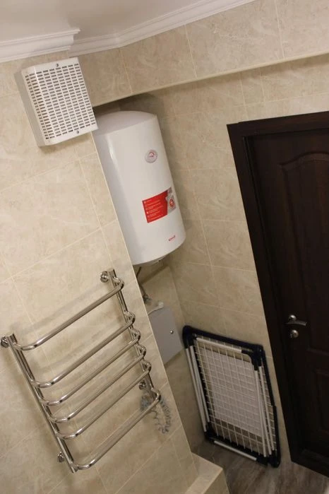 Selling a 2-bedroom apartment in Gmyra.