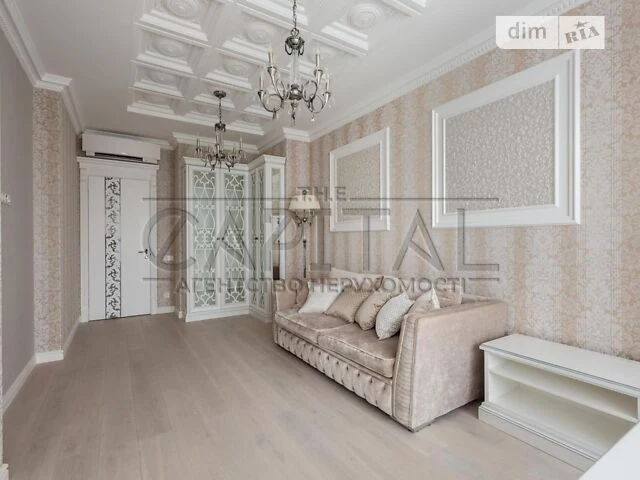Sale of 4-room apartment 210 sq. m. on Andriy Verkhoglyada St. 11 •