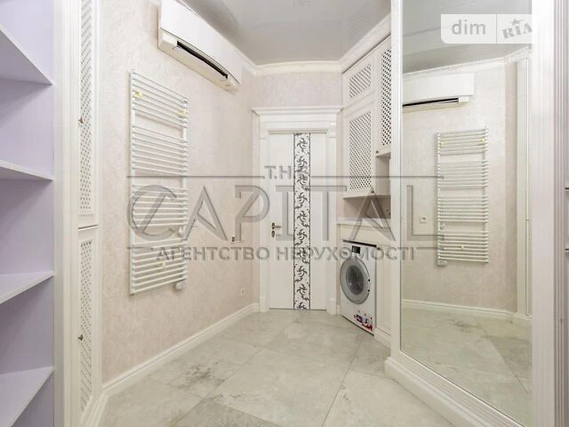 Sale of 4-room apartment 210 sq. m. on Andriy Verkhoglyada St. 11 •