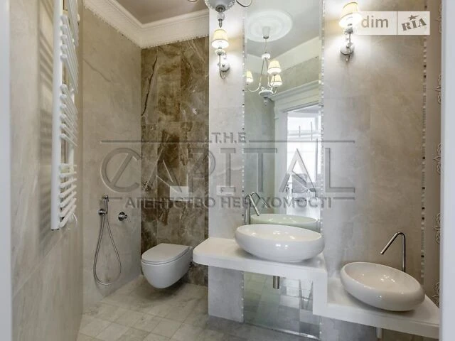 Sale of 4-room apartment 210 sq. m. on Andriy Verkhoglyada St. 11 •