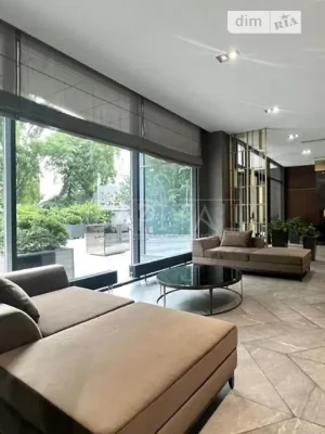 Sale of 3-room apartment 88 sq. m. on Sichovykh Striltsiv 52A •