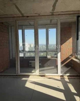 2k sq m Slavutych Zarichna 2 min metro 10 min center Zarichny Seven
