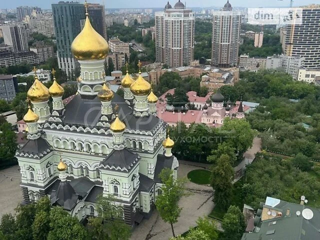 Sale of 3-room apartment 88 sq. m. on Sichovykh Striltsiv 52A •
