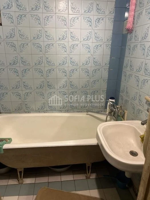 Urgent, without commission! 3 rooms, Windy Mountains 3, inexpensive