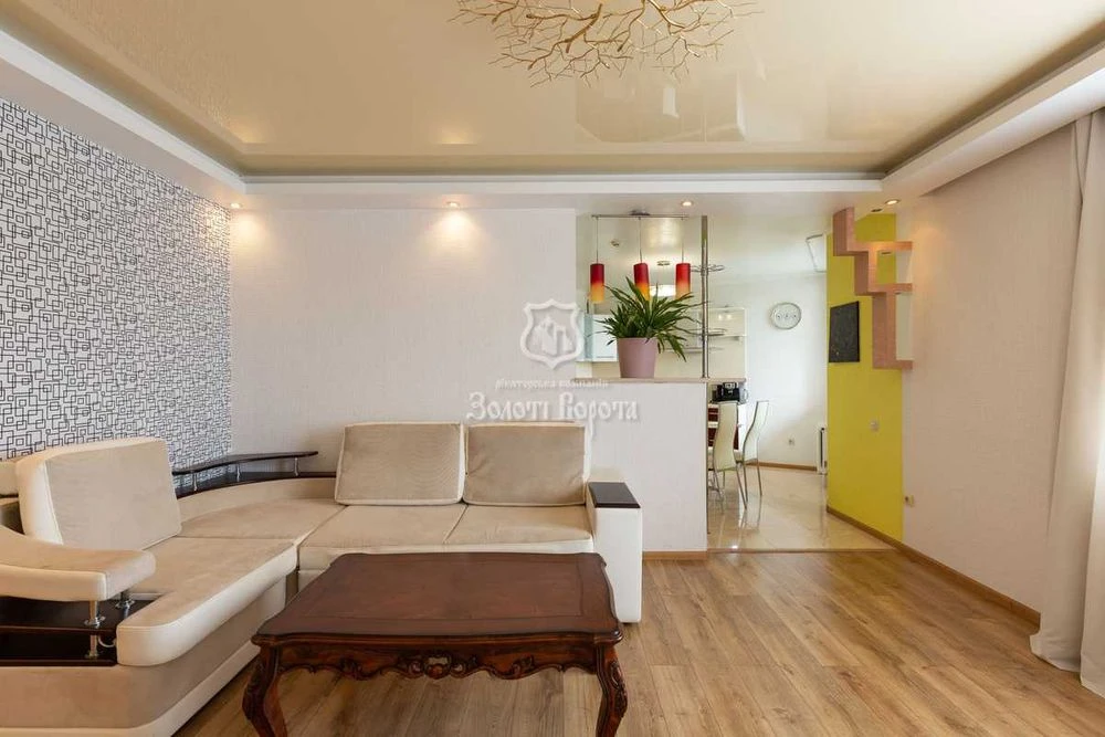 Apartment, 2 rooms. Good condition. Simʼyi Steshenkiv, 7, Borshchahivka, S