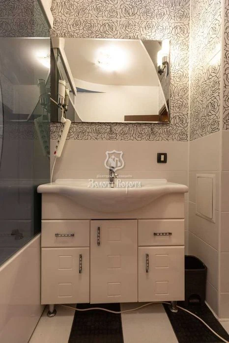 Apartment, 2 rooms. Good condition. Simʼyi Steshenkiv, 7, Borshchahivka, S
