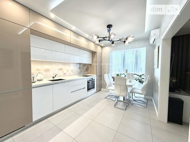 Продаж 2к квартири 85 кв. м на вул. Метрологічна 52 • ID 346