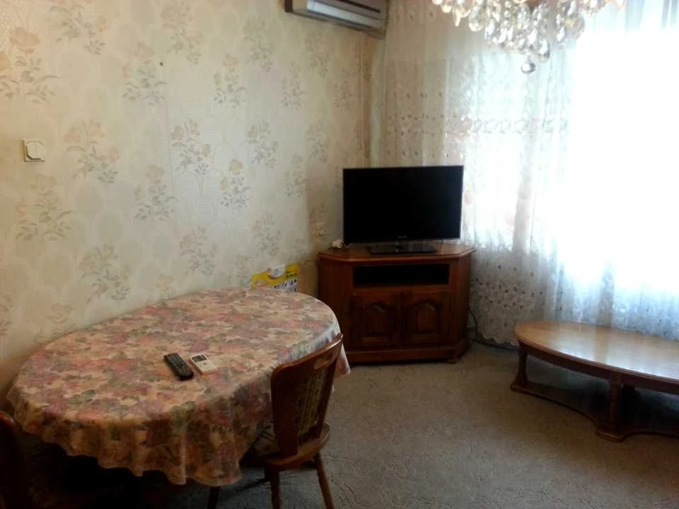 Apartment. Dnipro, Dobrovoltsiv lane.