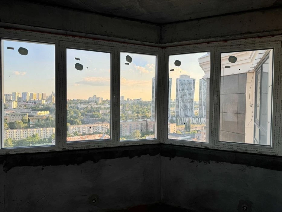 WITHOUT % Sale of 3 rooms for repair in Shevchenkivskyi residential complex Zolotoustivska