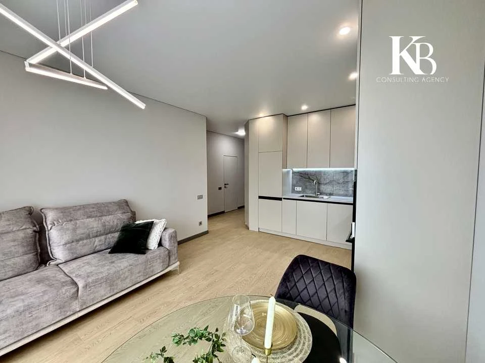 Apartment. Dnipro, Naberezhna Peremohy st.