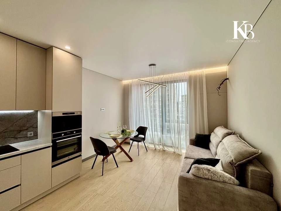 Apartment. Dnipro, Naberezhna Peremohy st.