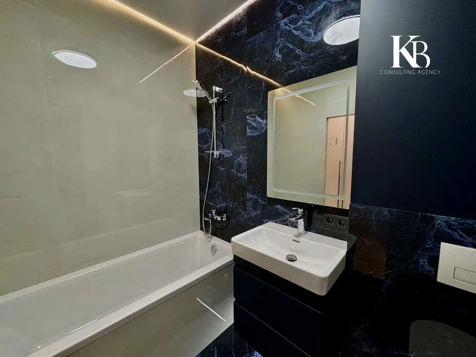Apartment. Dnipro, Naberezhna Peremohy st.