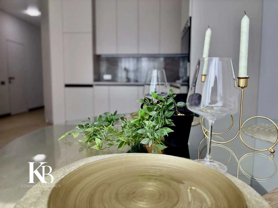 Apartment. Dnipro, Naberezhna Peremohy st.