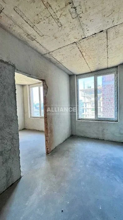 For sale 1 km apartment in a finished building, near the center