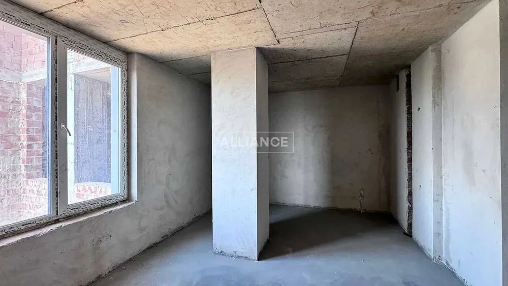 Продаж 1 км квартира в готовому будинку , біля центру
