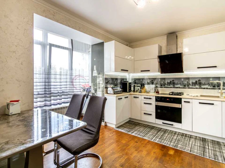 Apartment. Ivano-Frankivsk, Pasichna St.