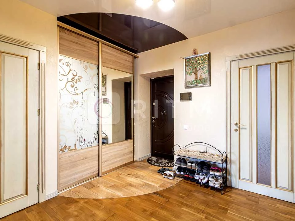 Apartment. Ivano-Frankivsk, Pasichna St.