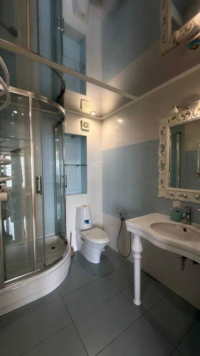 Продам 2-комнатную квартиру с потрясающим видом на море.