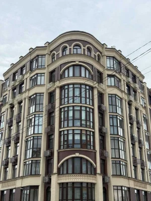 Продаж 1-кімнатної квартири в новобудові - Центр міста!