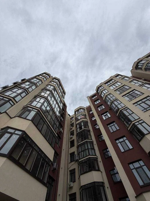 Продаж 1-кімнатної квартири в новобудові - Центр міста!