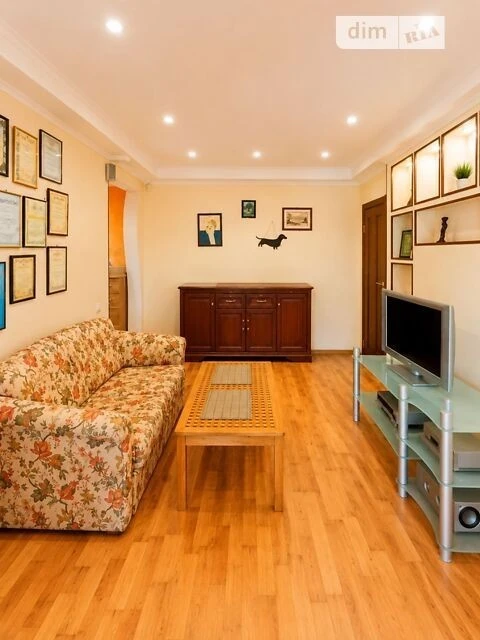 Sale of 3-room apartment 56.7 sq. m. on Entuziastiv Street 19/1 • ID