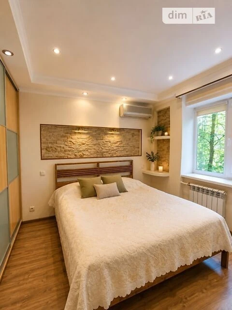 Sale of 3-room apartment 56.7 sq. m. on Entuziastiv Street 19/1 • ID
