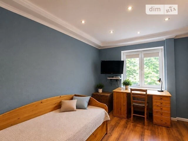 Sale of 3-room apartment 56.7 sq. m. on Entuziastiv Street 19/1 • ID