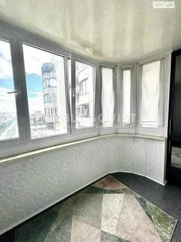 3-room apartment for sale near Darnytsia metro station. Toropovs
