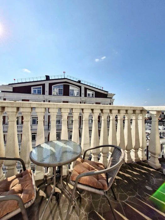 I am selling a large apartment of 60m. 1 bedroom + kitchen-living room of 25m.