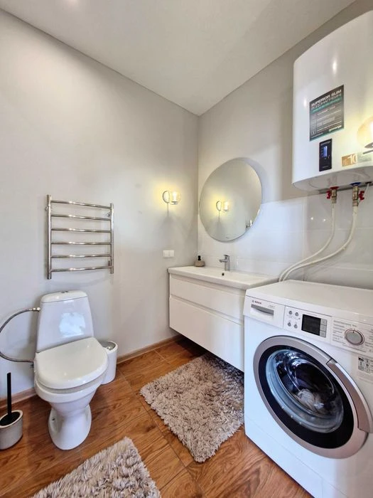 I am selling a large apartment of 60m. 1 bedroom + kitchen-living room of 25m.