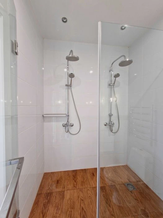 I am selling a large apartment of 60m. 1 bedroom + kitchen-living room of 25m.