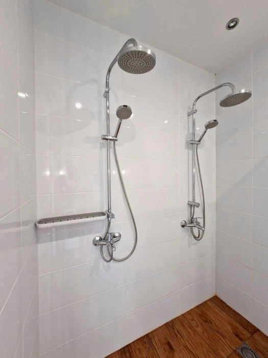 I am selling a large apartment of 60m. 1 bedroom + kitchen-living room of 25m.