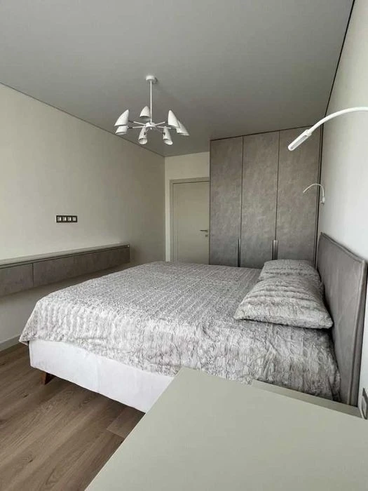 3-room apartment with renovation, 93 sq. m., in the Seven Seven Osokorky Slavut residential complex