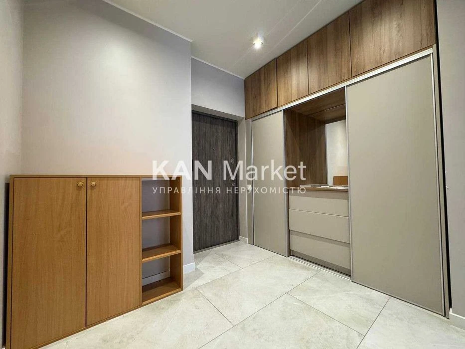 Sale of a 1-room apartment with renovation in the Respublika residential complex