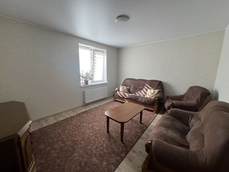 House for sale in Vinnytsia 140m2, 7 acres of land.