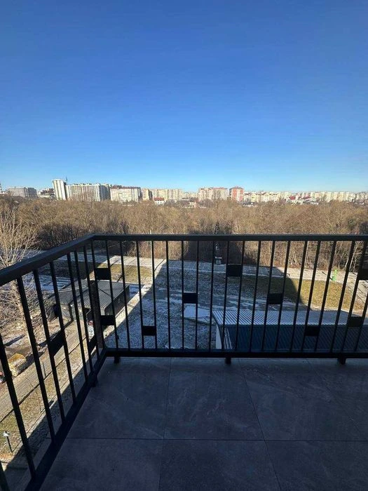 Продається квартира студія з дизайнерським ремонтом та видом
