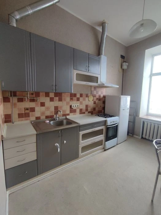 Продаж 1 кімнатної квартири в історичному центрі міста, біля