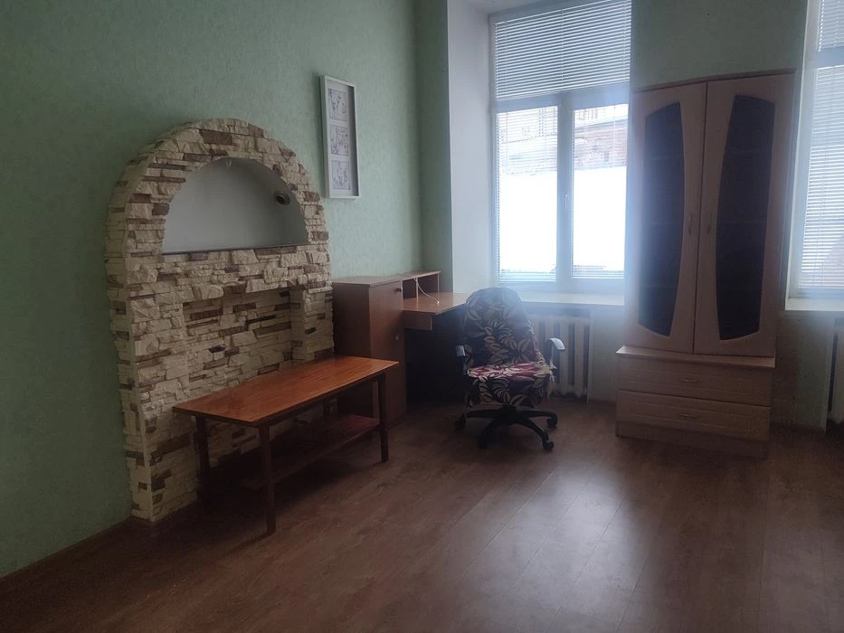Продаж 1 кімнатної квартири в історичному центрі міста, біля