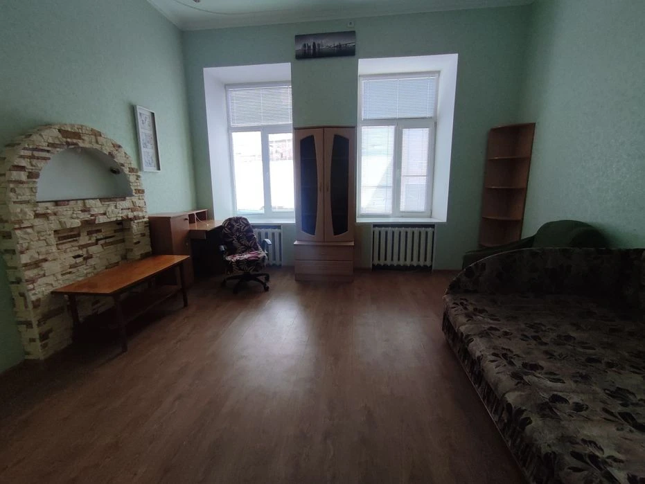 Продаж 1 кімнатної квартири в історичному центрі міста, біля