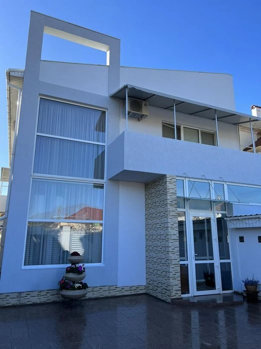 Nice, quality house in Sauvignon