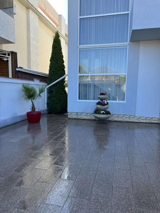 Nice, quality house in Sauvignon