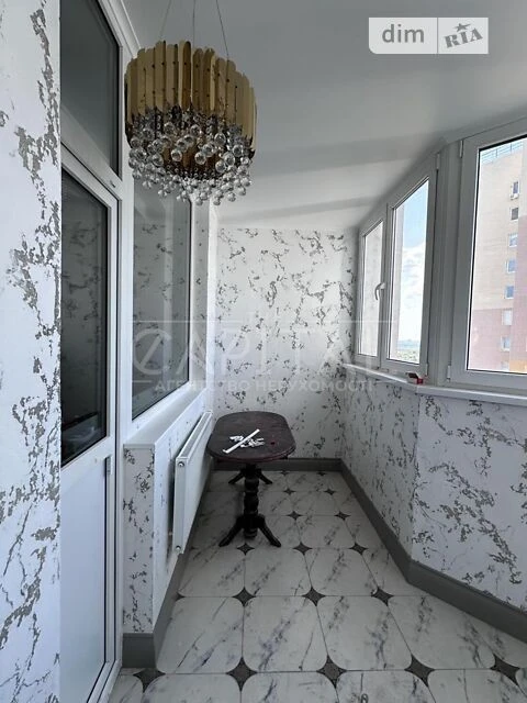 Sale of 3-room apartment 98 sq. m. on Mykoly Zakrevskoho St. 95 V