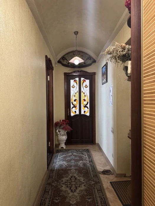 For sale 3-room apartment on Zelena Street 37