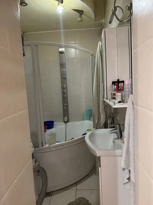 For sale 3-room apartment on Zelena Street 37