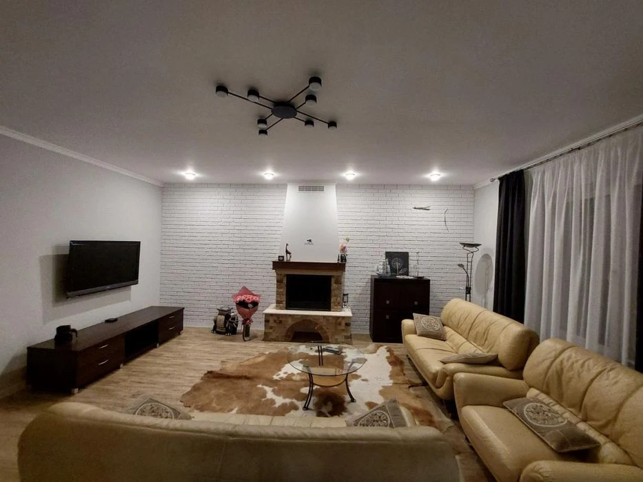 House for sale in Sauvignon -1. New renovation.
