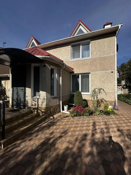 House for sale in Sauvignon -1. New renovation.