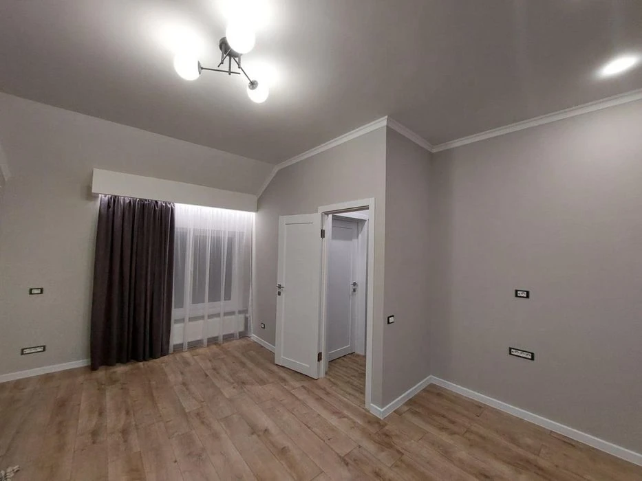 House for sale in Sauvignon -1. New renovation.